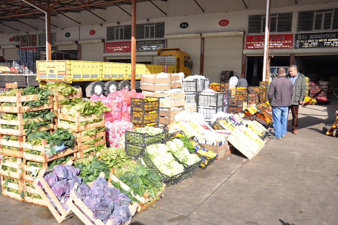 Mersin'deki sel sebze fiyatlarını arttırdı